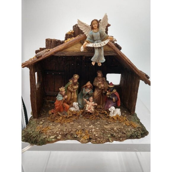 Handcrafted Lighted Nativity Scene With Angel "Gloria" Banner & Figurines - Picture 2 of 4
